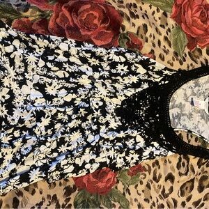 Black and White Sleeveless Halter for Casual Occasions